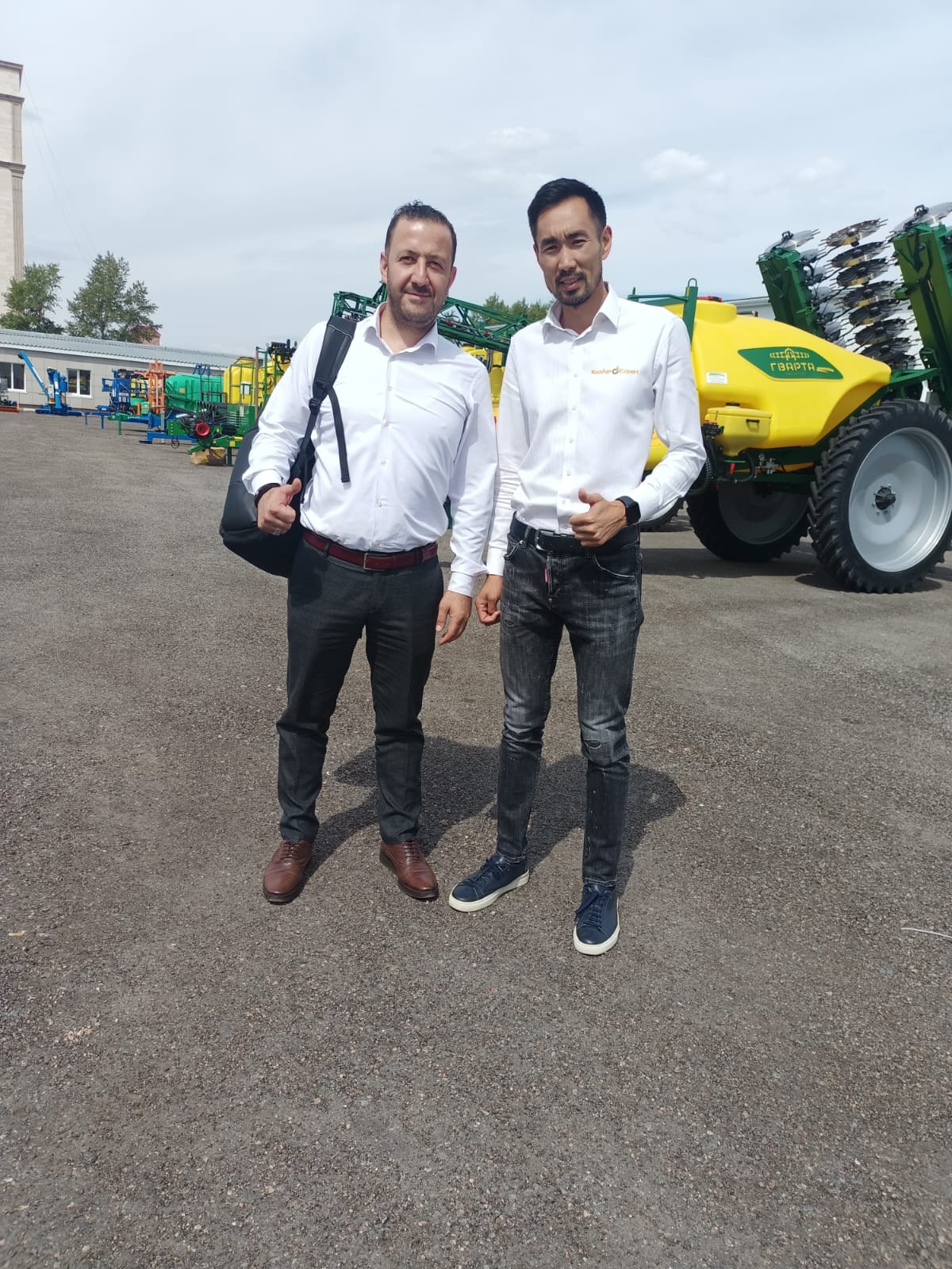  | Abollo Agricultural Machinery | حاوية الوقود أبوللو حاوية المياه أبوللو رافعة الحبوب (بريمة كهربائية بناقل محورى) ماركة أبوللو المقطورة المتوالية ماركة أبوللو مقطورة ذات دنجلين محورين ( مقطورة بقضيبين) ماركة أبوللو مقطورة ذات دنجل منفرد ( مقطورة بقضيب واحد) ماركة أبوللو آلة الرشاش الحقلي (مكافحة الآفات بالبخاخات للحقل) ماركة أبوللو مضخات رش مستحضرات الوقاية ( مكافحة الآفات بالبخاخات) ماركة أبوللو ماكينة توزيع الأسمدة الصلبة ( ماكينة السباخ) ماركة أبوللو ماكينة نشر السماد المحمولة منفردة القرص ( توزيع المخصبات بالحاوية الراكبة) ماركة أبوللو ماكينة نشر السماد المحمولة مزدوجة الأقراص ( توزيع المخصبات بالحاوية الراكبة)ماركة أبوللو ماكينة نشر السماد المقطورة ( توزيع المخصبات بالقاطرة) ماركة أبوللو ماكينة كبس و حزم سيلجة العلف الأخضر ( في بالات دائرية) ماركة أبوللو ماكينة السيلاج(قاطعة العلف الأخضر) لأربعة خطوط من زراعات الذرة ماركة أبوللو ماكينة السيلاج (قاطعة العلف الأخضر للخط المزدوج) من زراعات الذرة ماركة أبوللو ماكينة السيلجة(مفرمة العلف الأخضر) للخط المفرد من زراعات الذرة ماركة أبوللو ماكينة خلط العلف( خلاط العليقة) ماركة أبوللو ماكينة فرم العلف( الرحى المطرقية)ماركة أبوللو ماكيئة تمشيط و تجميع العشب ذات القاطرة (مقطورة تمشيط العشب)ماركة أبوللو ماكينة تمشيط و تجميع العشب( مشط الأرض) ماركة أبوللو ماكينة حش العشب المنجلية ماركة أبوللو ماكينة حش العشب الطنبورية (آلة الجز ذات الطنبور طراز 185)ماركة أبولل ماكينة حش العشب الطنبورية (آلة الجز ذات الطنبور) ماركة أبوللو ماكينة قلاعة البطاطس المسحوبة بالجرار ماركة أبوللو ماكينة جز الشجيرات المزدوجة ( المنجل الآلي المزدوج) ماركة أبوللو ماكينة تكعيب البالات ماركة أبوللو آلة دريس الحصاد المزودة بجهاز ناقل ماركة أبوللو آلة دريس الحصاد المزودة بجهاز انتقاء ( الدراسة الاختيارية) ماركة أبوللو آلة دريس الحصاد الملولبة ( الدراسة الحلزونية) ماركة أبوللو ماكينة الحصاد المزدوجة ماركة ابوللو ماكينة استزراع 4 خطوط من البطاطس ماركة ابوللو ماكينة استزراع خطين من البطاطس ماركة أبوللو ماكينة الزراعة القرصية بضغط الهواء ( الزارعة الهوائية الدقيقة ذات الأقراص ) ماركة أبوللو ماكينة الزراعة الفأسية بضغط الهواء ( الزارعة الهوائية الدقيقة ذات شوكة التخديد للبذار ) ماركة أبوللو آلة بذر السمسم (لبذر القمح و السمسم) ماركة ابوللو بذارة الحبوب الميكانيكية ماركة آبوللو المسلفة الثقيلة القرصية المستقلة ماركة أبوللو مسلفة الكركرة القرصية ( المسلفة القرصية البالعة) ماركة أبوللو آلة التعشيب الأفقية ماركة أبوللو المحراث الدوار الاحترافي ( آلة عزق المحاصيل التجارية) ماركة أبوللو المحراث الهيدروليكي الدوار (آلة العزق الهيدروليكية) للتربة المتحركة ماركة أبوللو محراث دوار أداة عزق الحقل ماركة أبوللو محراث شق قنوات الأرض القرصي ( محراث فتاح ذو أقراص) ماركة أبوللو ماكينة محراث شق قنوات الأرض الرباعي ( محراث فتاح)ماركة أبوللو المحراث بالتحكم الهيدروليكي الآوتوماتيكي بالكامل ذو التحويلة (النوع الثقيل) ماركة أبوللو المحراث بالتحكم الهيدروليكي الأوتوماتيكي بالكامل ذو التحويلة (النوع الخفيف) ماركة أبوللو المحراث بالتحكم الهيدروليكي الأوتوماتيكي بالكامل ماركة أبوللو المحاريث الثابتة (المحاريث المطرحية) ماركة أبوللو المحراث القرصي ماركة أبوللو المحراث القرصي ماركة أبوللو مسلفة قرصية ماركة أبوللو